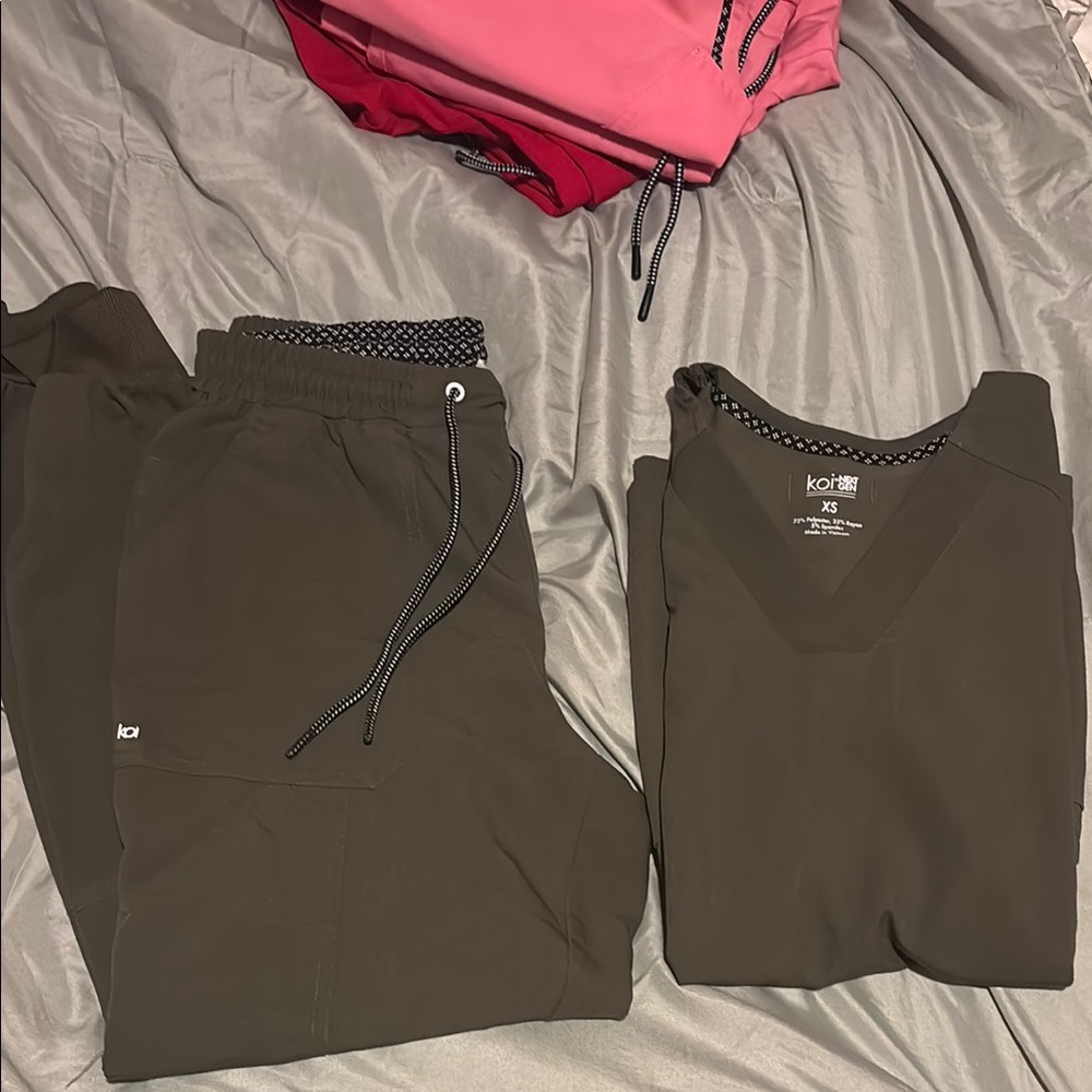 Koi next gen scrubs